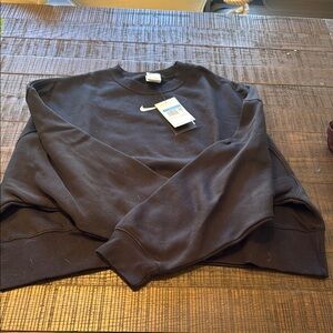 Nike Black cropped crewneck NWT